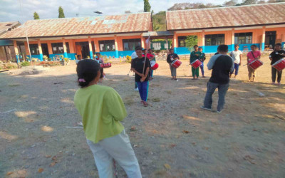 Siswa SMAN 1 Afatar Berlatih Drum Band Selama Seminggu