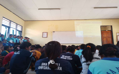 SMA NEGERI 1 AMFOANG UTARA MELAKSANAKAN IBADAH BERSAMA